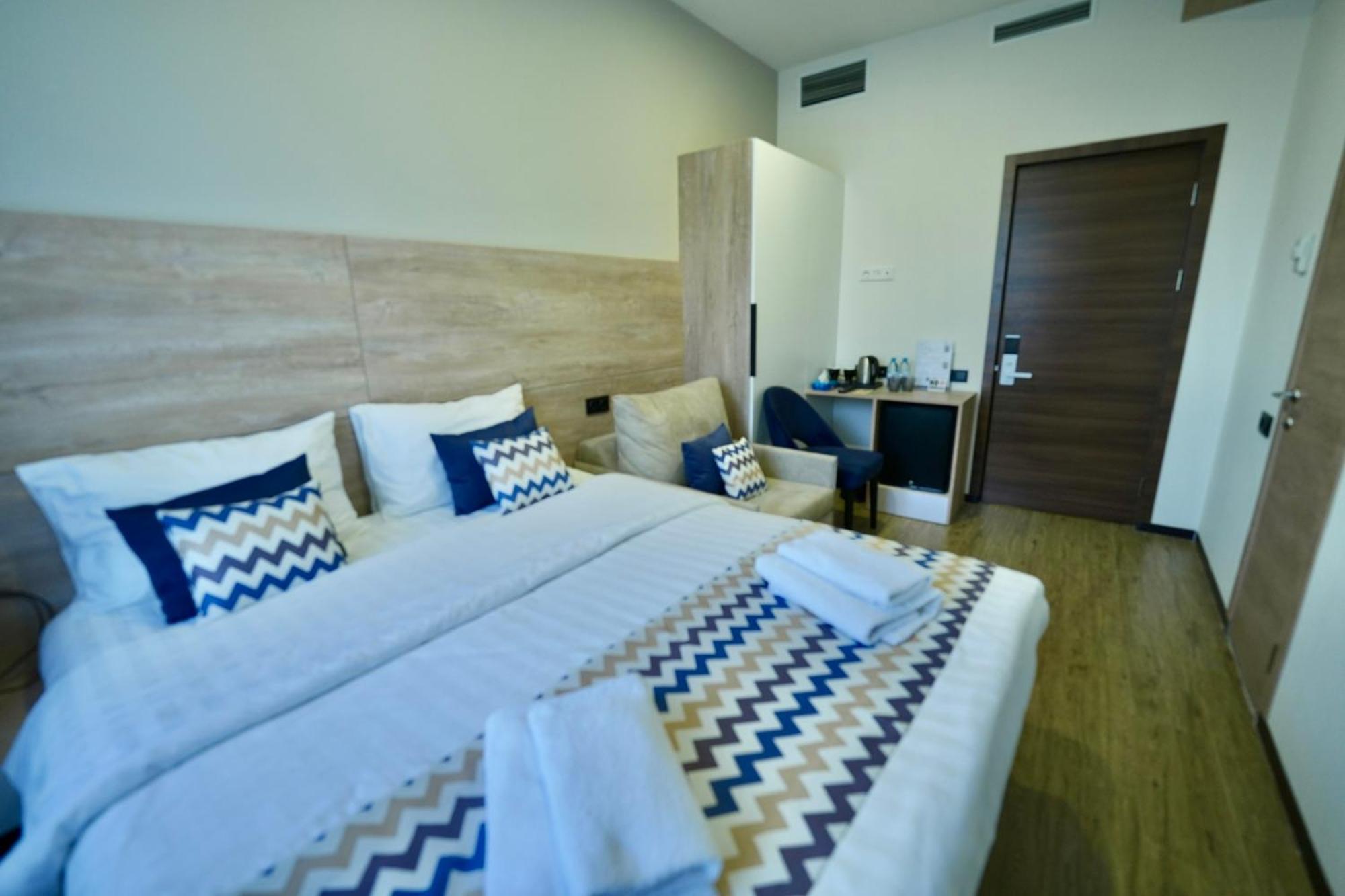 4Guest Hotel Yerevan Exterior photo