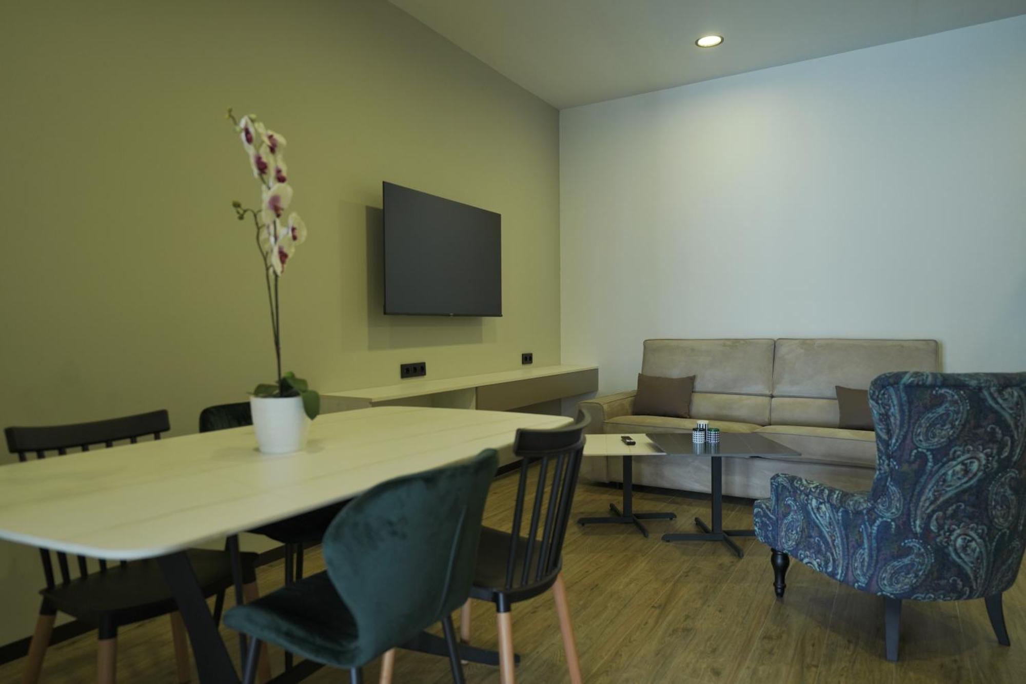 4Guest Hotel Yerevan Exterior photo