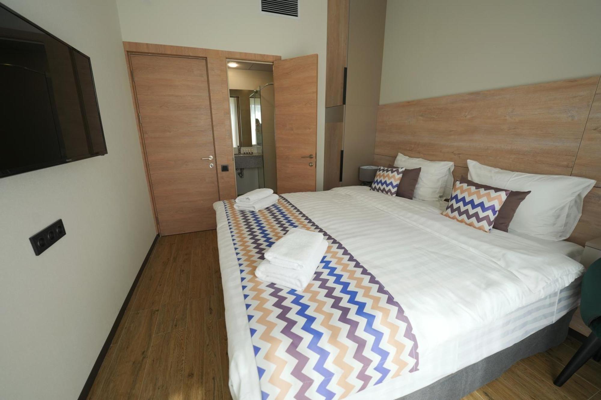 4Guest Hotel Yerevan Exterior photo